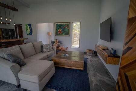 Modern Villa Overlooking Macal River Valley Benque Viejo del Carmen Kültér fotó