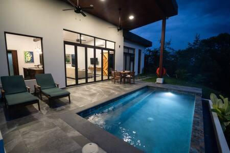 Modern Villa Overlooking Macal River Valley Benque Viejo del Carmen Kültér fotó